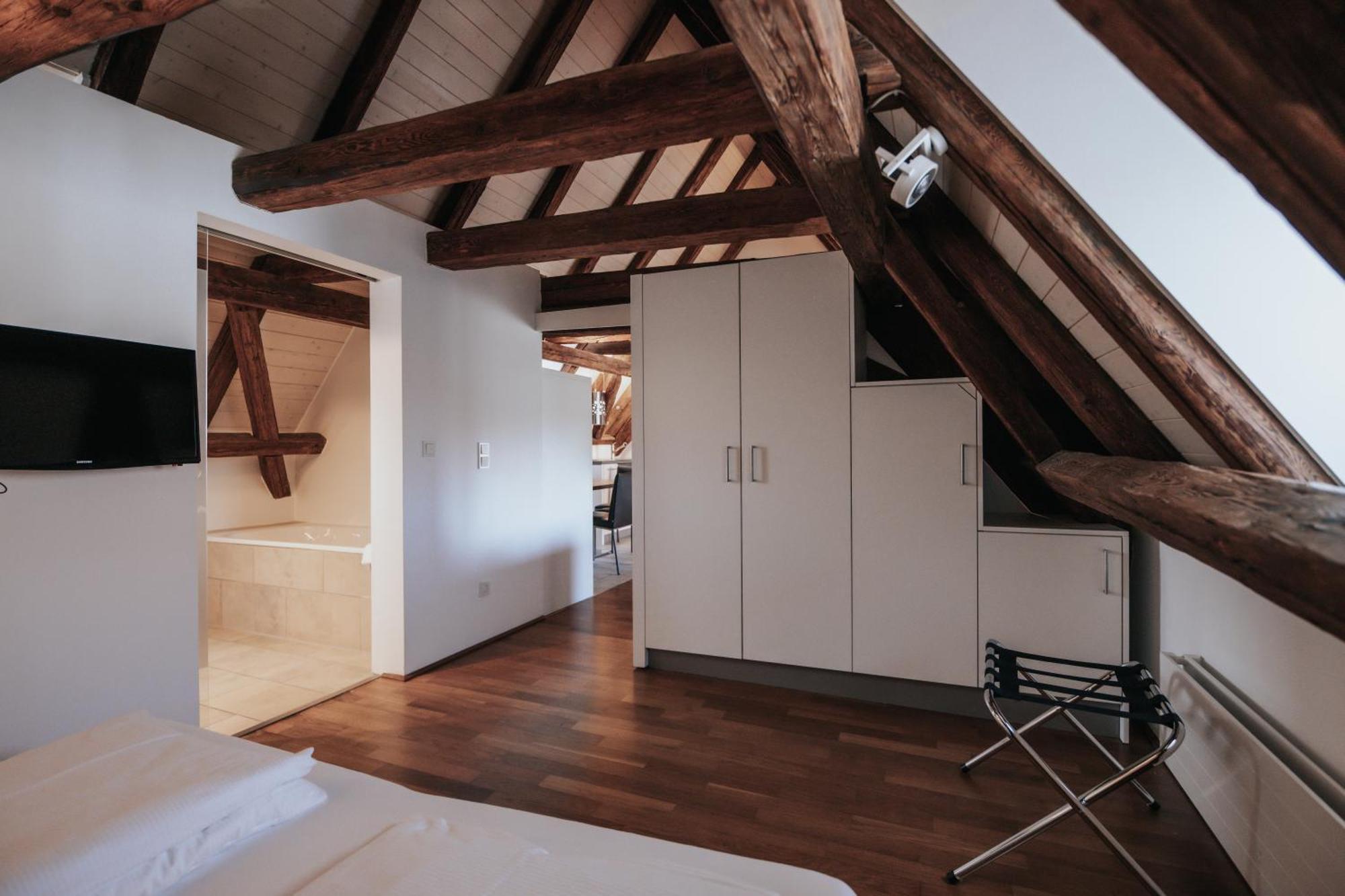 Design Hotel & Restaurant Loewen Ульм Экстерьер фото