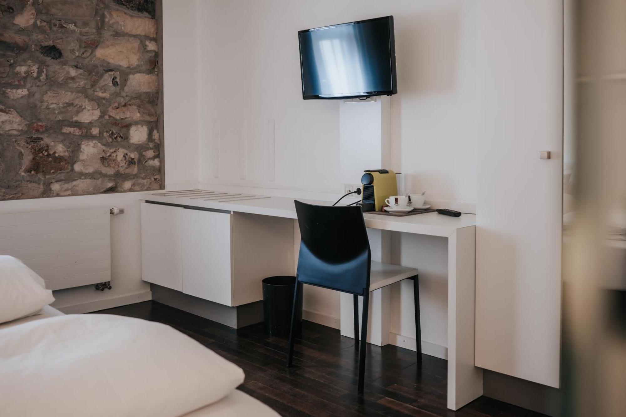 Design Hotel & Restaurant Loewen Ульм Экстерьер фото
